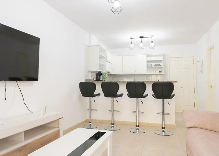 Iki White Playa La Arena * Puerto de Santiago (Tenerife)