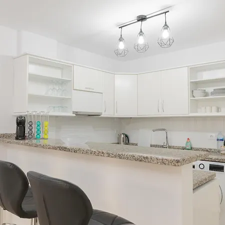 Iki White Playa La Arena Puerto de Santiago (Tenerife)